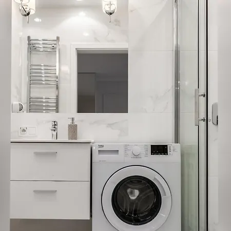 Mennica - Grzybowska 43a * ワルシャワ