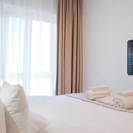 Mennica - Grzybowska 43a アパート