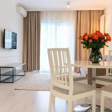 Mennica - Grzybowska 43a ワルシャワ