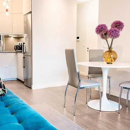 Mennica - Grzybowska 43a アパート