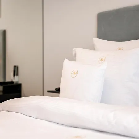 Mennica - Grzybowska 43a *