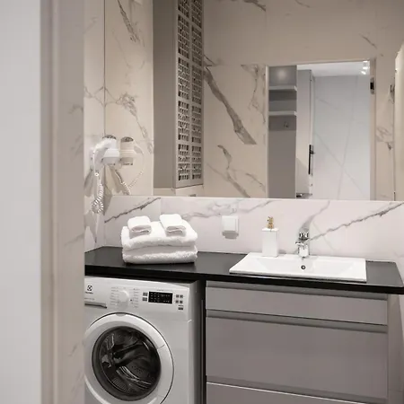 Mennica - Grzybowska 43a *